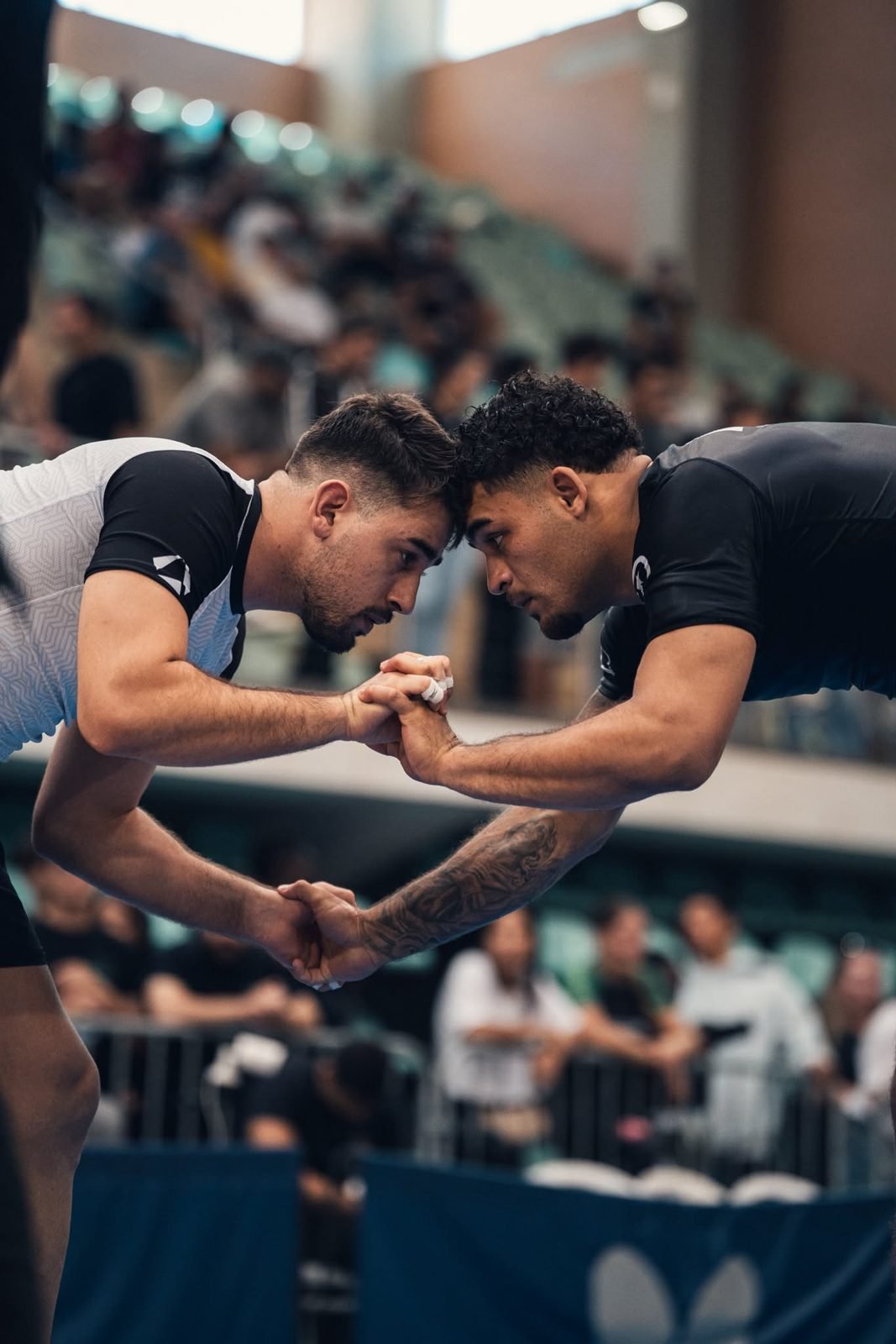 קרב אחיזות בעמידה בתחרות NOGI ב-IBJJF ליסבון - מתחרה של Fusion BJJ חיפה