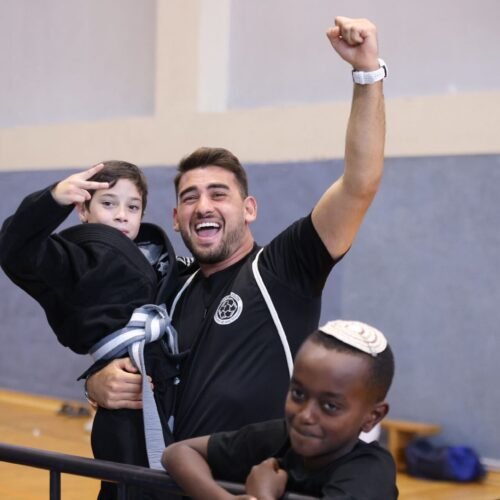 המאמן שלו אלנברג ותלמידי המכון